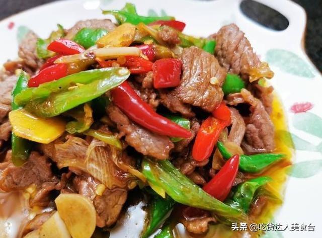 夏日家常菜谱小炒牛肉,小炒牛肉最下饭