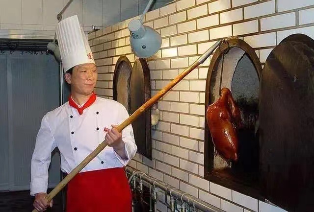 来北京吃涮羊肉烤鸭,在北京吃烤鸭最正宗的地方
