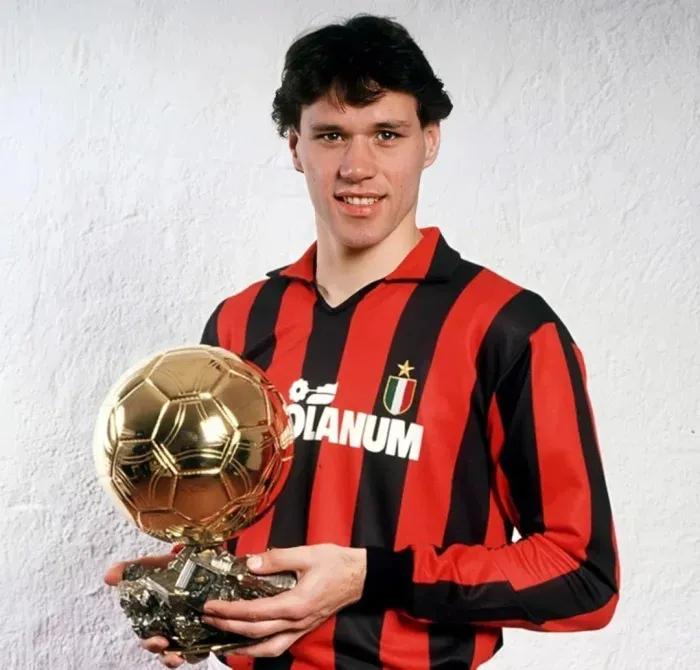 金球那些事儿：1988，1989年，范巴斯滕——天鹅王子的绚丽华尔兹