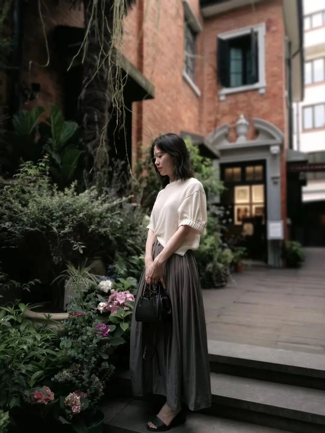 绀鸿,绀鸿瑁呴グ璁捐宸ョ▼鏈夐檺鍏徃