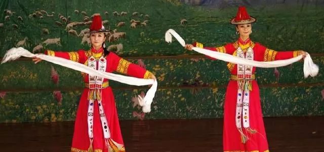 维吾尔族人中为什么有黄人也有白人？吐鲁番的与南疆的有一定差别