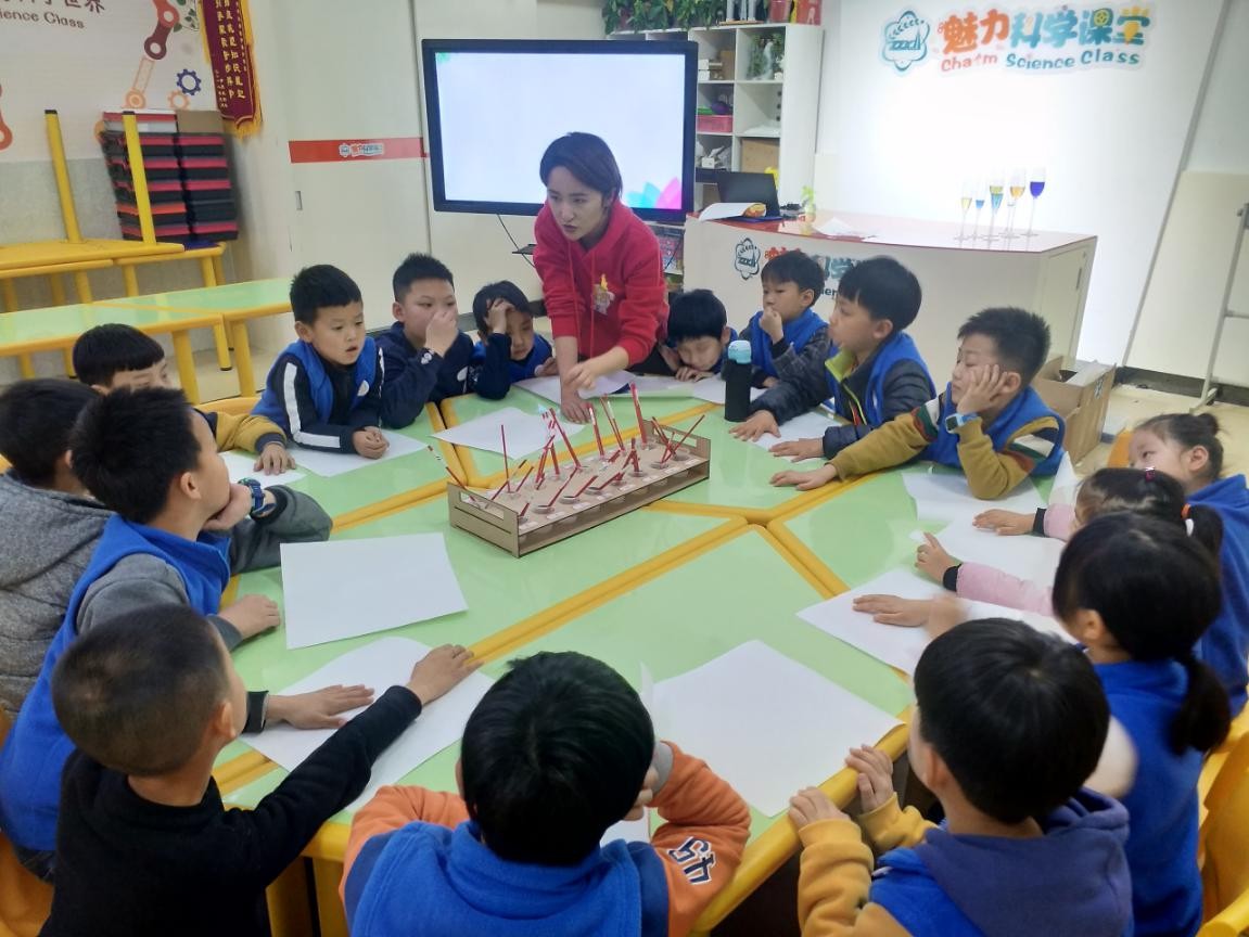 《人民日报》刊载报道郑州科技馆“馆校结合”工作