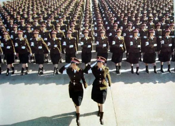 我军唯一一次战场换装,中国人民解放军历经几次换装