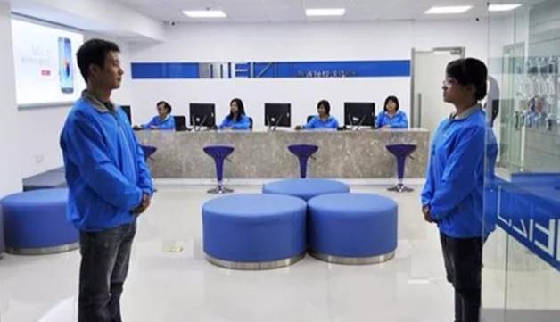 官方店买手机和手机店卖手机区别,去手机实体店买手机有什么套路