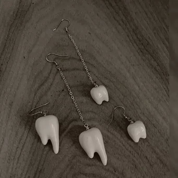 给女朋友闺蜜送什么礼物比较好,第一次送女朋友礼物送什么首饰好