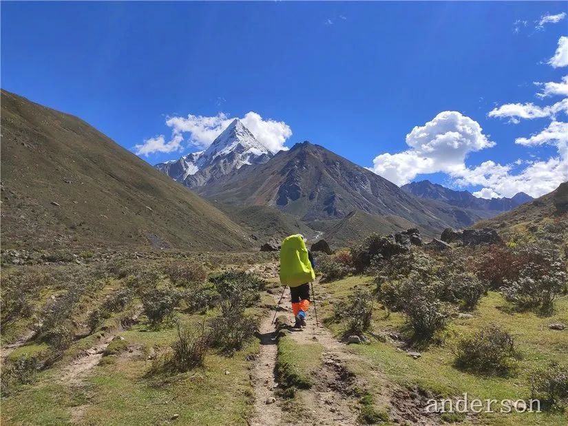 陪着贡嘎过仲秋，深夜听到女生的尖叫（上）
