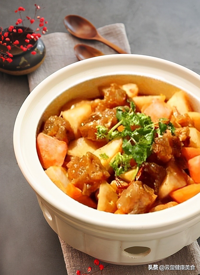 孔融四岁让梨启示孝亲敬老的美德，明日推荐一道美食补肝又养血