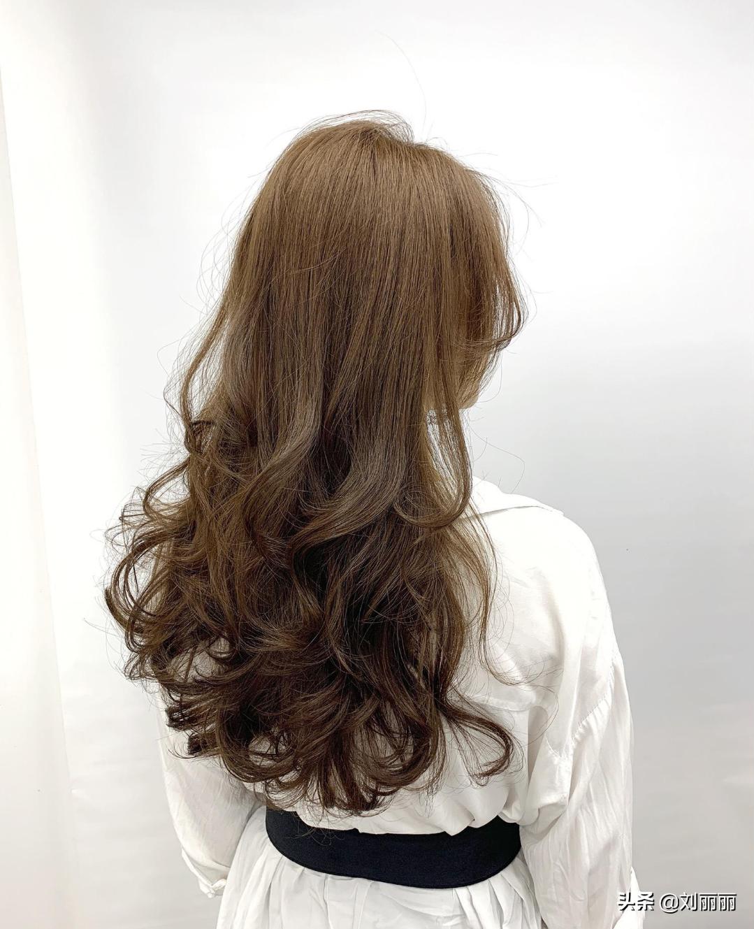 好看简单的女神中长款发型,最流行好看发型女生