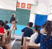 搞笑GIF：看来姑娘就是喜欢不平凡啊