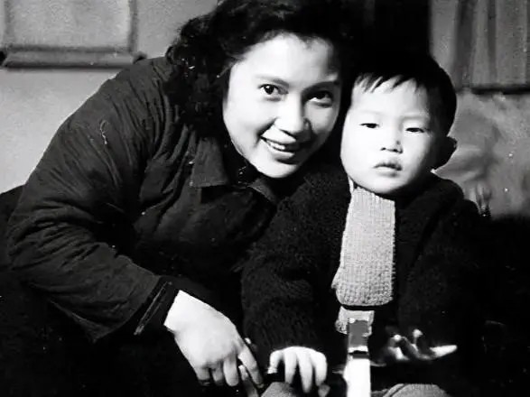 有皱纹依旧很美的女明星,皮肤松弛长皱纹的女明星