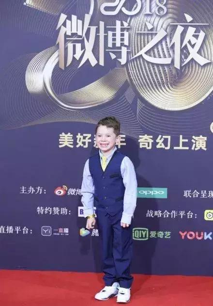 谢飞机随身携带的小绿包,谢飞机表情包视频