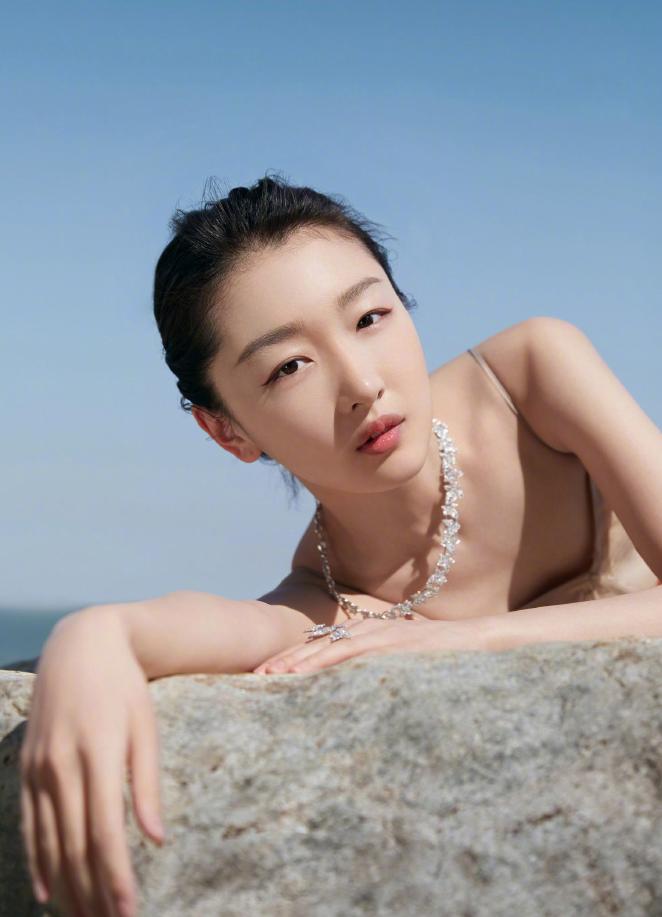 28岁周冬雨成为最年轻的双料影后,周冬雨双金影后十年进阶史