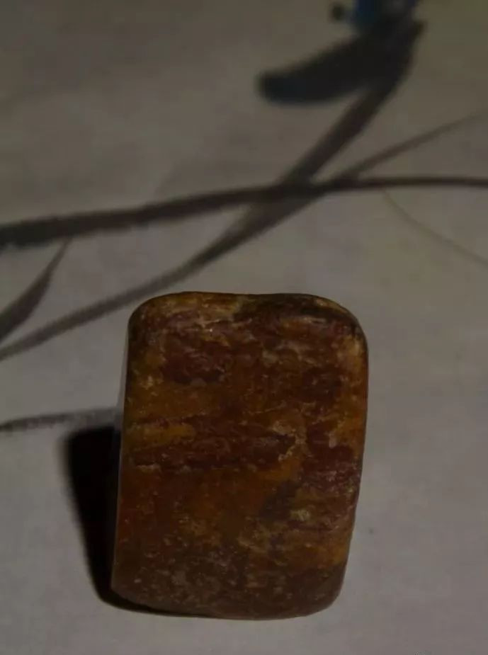 你一定没见过的广应寺坪石，样子俨然如古玉