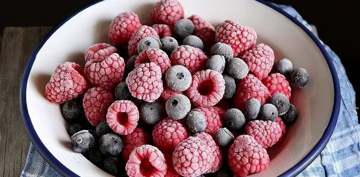 什么水果可以直接冻而且热量还低,什么水果被冰冻之后更好吃