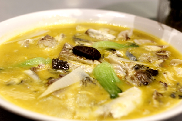 菜烩鲢鱼头,扬州抓烩鲢鱼头做法