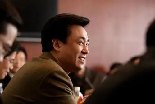 掏粪工的收入惊呆了众人,掏粪工成千亿富豪