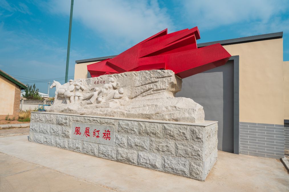 她是滔滔千里黄河的宠儿，阴山之下、河套之上的掌上明珠