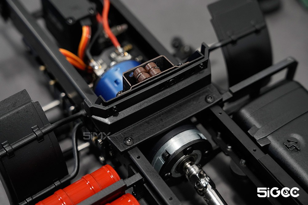 组装f2000拖头,组装f2000卡车模型