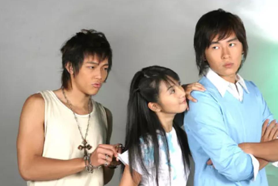 炎亚纶重返17岁,周杰伦炎亚纶