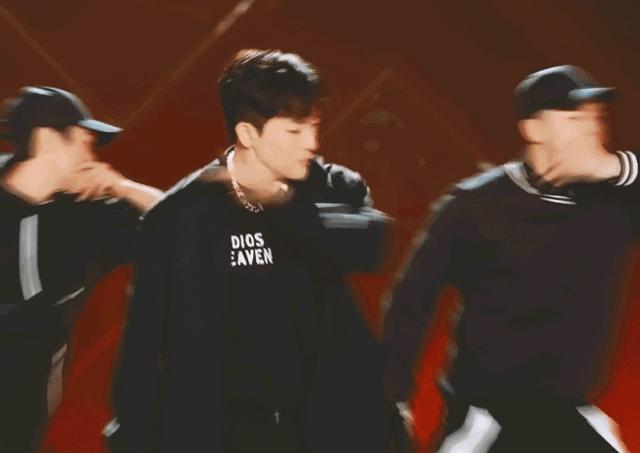 行走的荷尔蒙，这6位越老越有味，大胡茬克制又霸道，气质太绝了