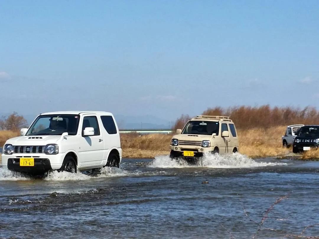 日本玩摩托车人手一辆,日本家庭一人工作养活一家人