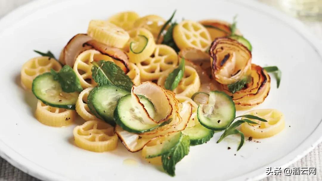 意面加白葡萄酒的作用,吃意面配葡萄酒