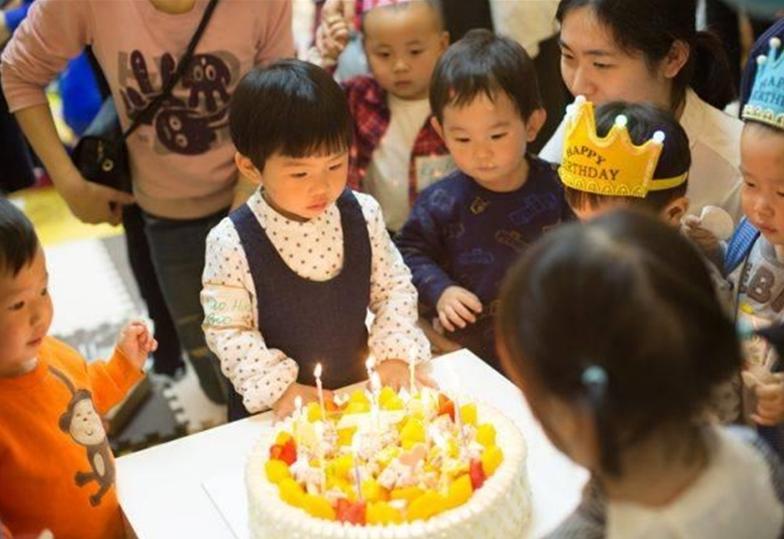 小孩过生日到底该过农历还是阳历,孩子过生日一般过阴历还是阳历