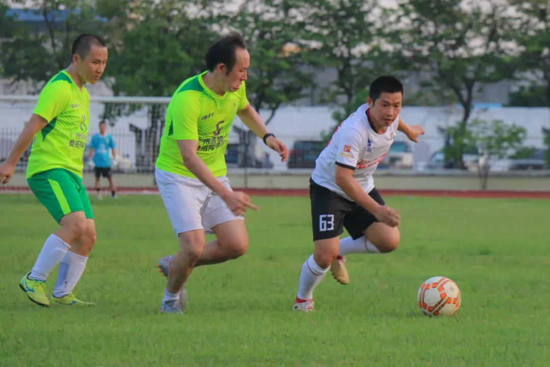 当足球之乡球队与广州高校校友冠军“豪情相遇”，你更支持谁？