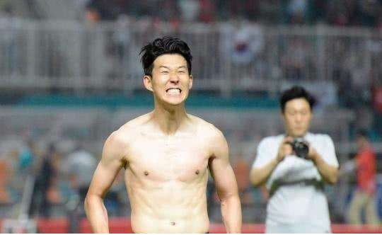 国足与国外职业球员体型对比,国足新老球员肌肉对比