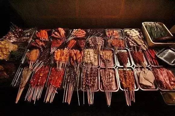 东北街头烧烤铺,东北烧烤是一个江湖