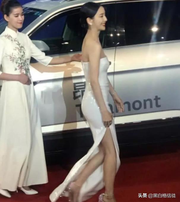 佟丽娅晒身材的方式绝了，一席“银灰色裙”，却是显瘦遮肉利器