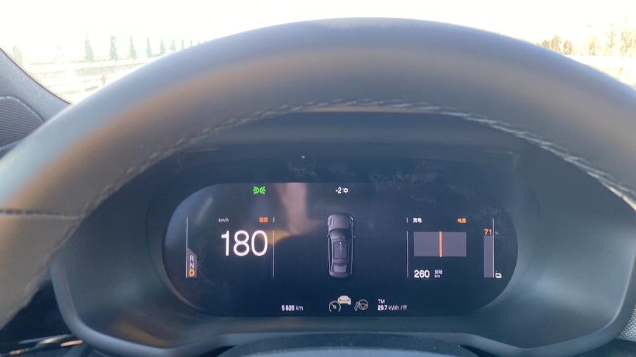 特斯拉新款model3与极星2,特斯拉新款model3和极星2