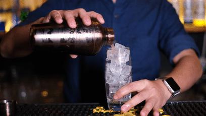 在南宁一家很出名的酒吧,南宁外国人开的酒吧