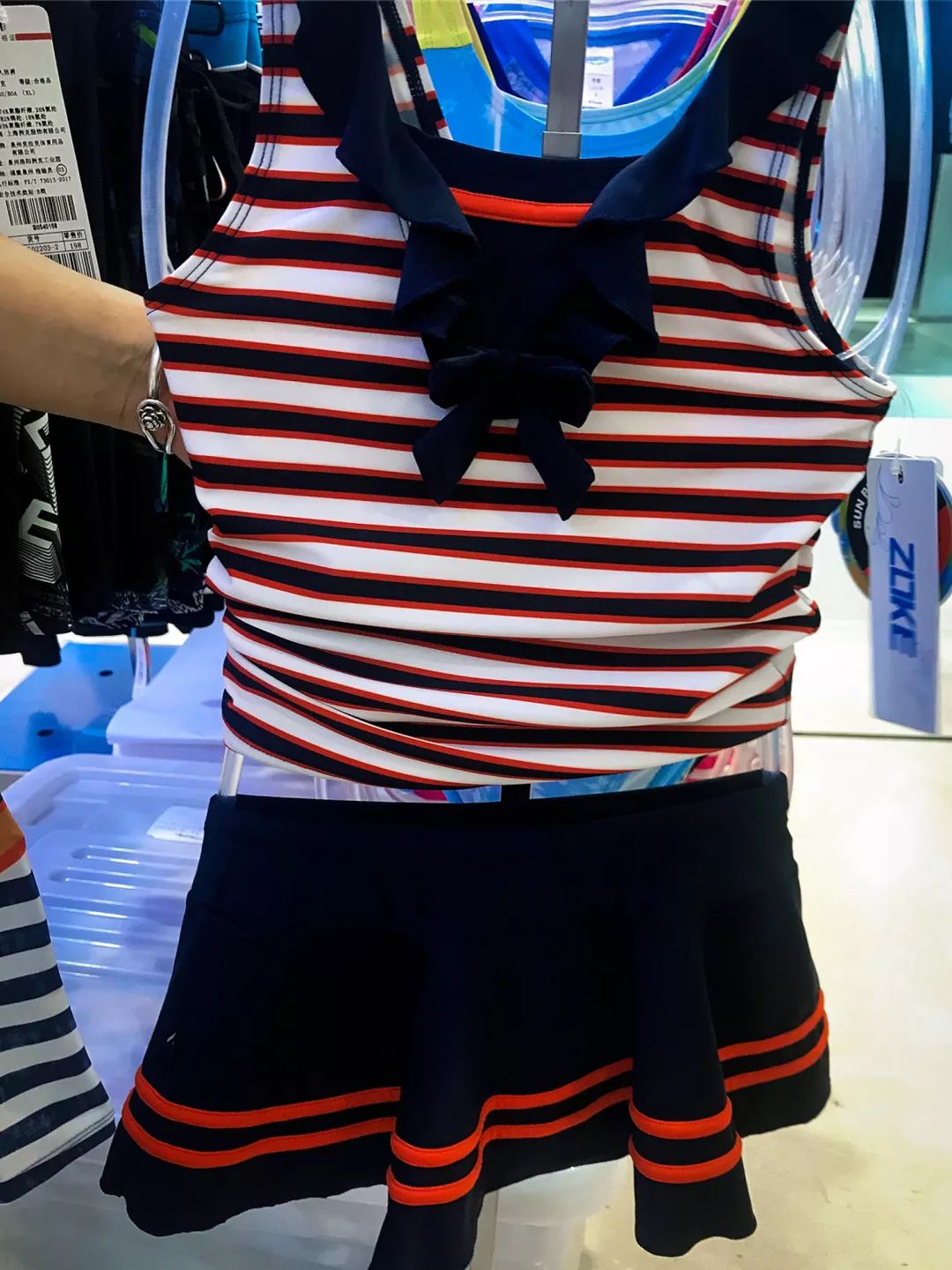 新手泳衣如何选购好的品牌,如何选择合适的儿童泳衣