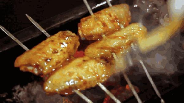 坐落在昆明西山脚下的一条美食街,云南昆明十大美食街