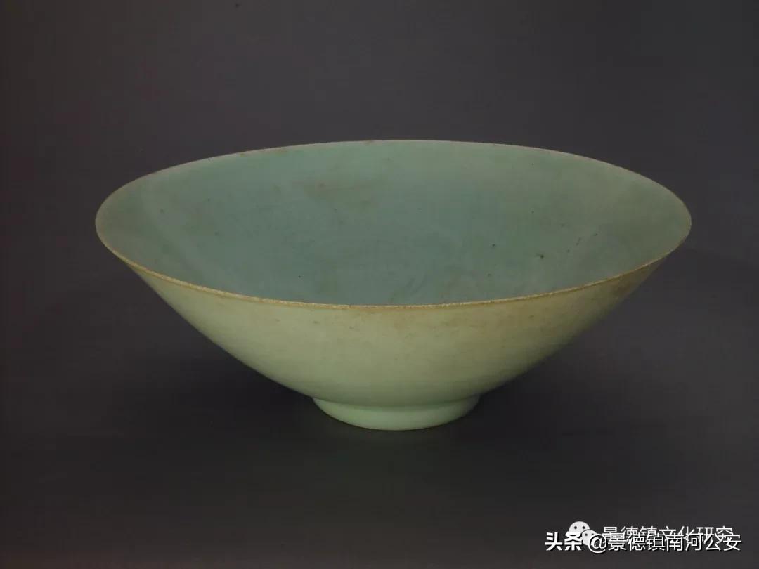 瓷器鉴定宋元青白瓷的时代特征,宋元时期景德镇青白瓷佛像底座