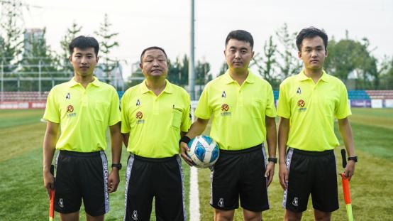 足球联赛榜首之战,榜首大战辽宁新疆