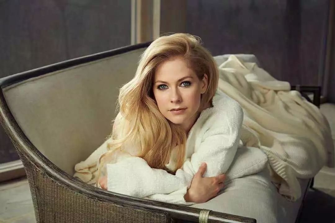 朋克公主艾薇儿颜值巅峰时期,欧美明星艾薇儿