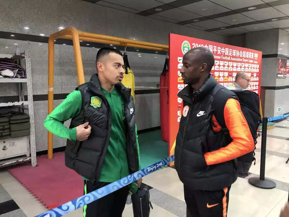 姹犲繝鍥藉拰鏉庡彲姣旇禌瑙嗛,鏉庡彲鍦轰笂琛ㄧ幇