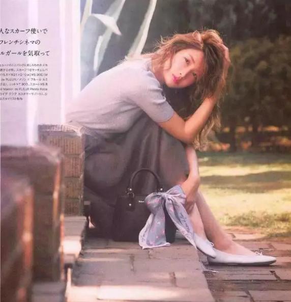 丝巾绑手腕教程,绑丝巾其实很简单