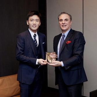 国际米兰张康阳庆祝夺冠,张康阳董事长特别奖
