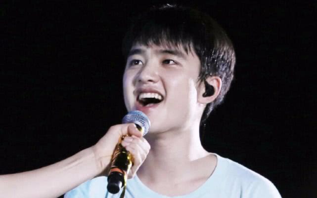 追星追出新高度！中国粉丝为韩国偶像所在部队送去大批物资