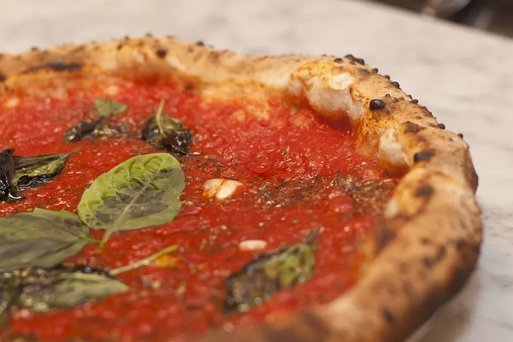 意大利披萨美食全攻略,经典美味的意大利披萨