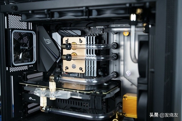 沉默是金~NZXTH700黑金电脑水冷装机秀