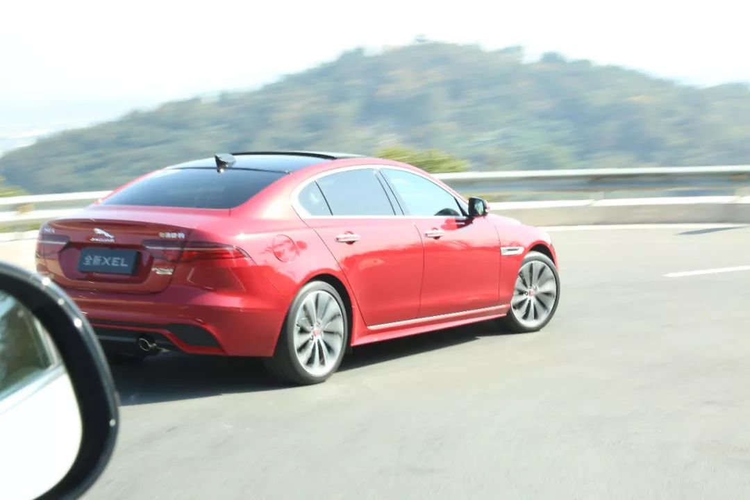 昆明秋名山弯道超车小试捷豹xel,彩云之巅抢先试驾全新捷豹xel