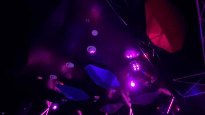 沈阳这家全自助的黑科技夜店风KTV，有机器人小妹可撩