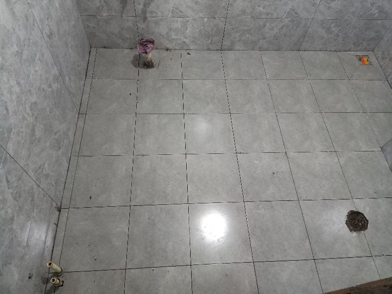 卫生间铺完地砖缝隙变黑怎么处理,新房卫生间地砖重新铺设