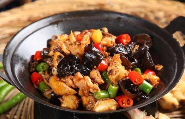 红烧鲳鱼豆腐最好吃的做法,老饭骨红烧鲳鱼