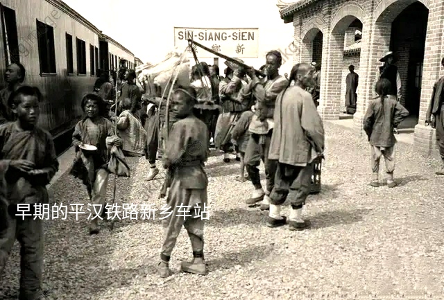 新乡火车站位于京广线,环绕全国三条铁路风景