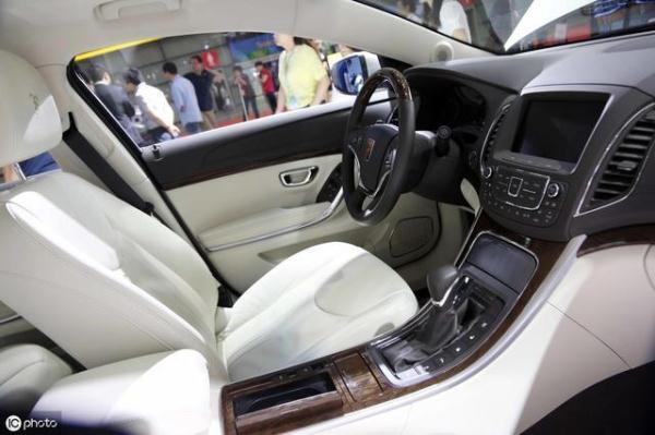 车上哪个接口好用点实用,车子上面的各种接口有什么用处